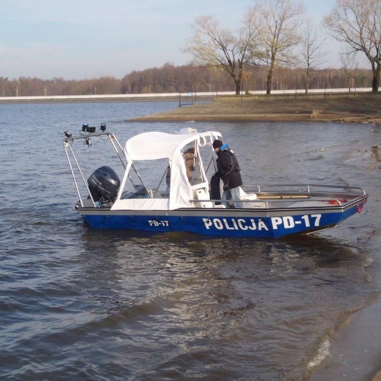 ŁODZIE DLA POLICJI